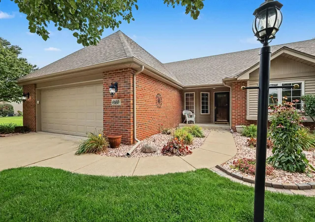 2nd image of 6169 Avocet Cir, Hobart, IN 46342 | MLS# 843765