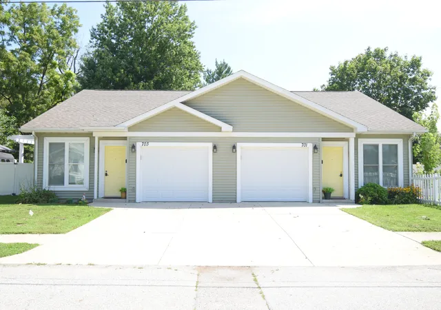 image of 701 703 N College Ave, Rensselaer, IN 47978 | MLS# 844081