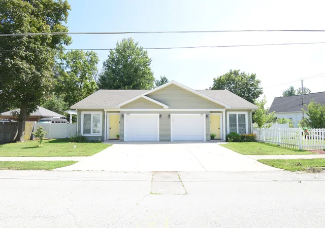 31st image of 701 703 N College Ave, Rensselaer, IN 47978 | MLS# 844081