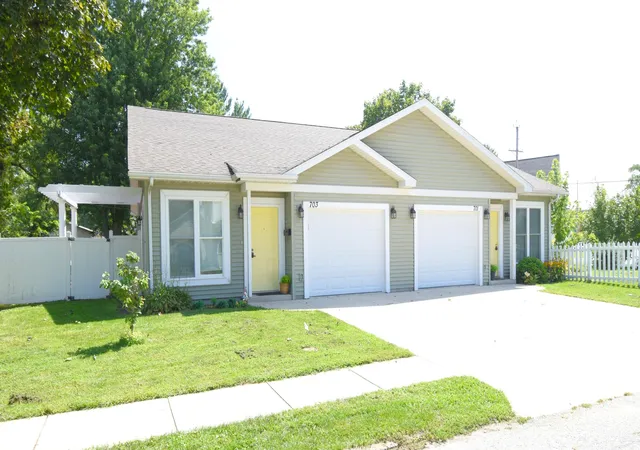 image of 701 703 N College Ave, Rensselaer, IN 47978 | MLS# 844081
