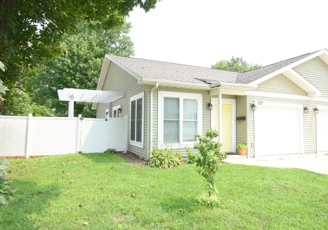 image of 701 703 N College Ave, Rensselaer, IN 47978 | MLS# 844081