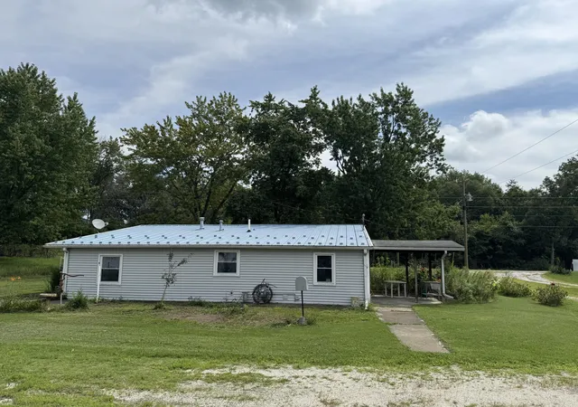 Photo 3 of Sale Pending at 9620 N 950 West, De Motte, IN 46310 | MLS# 844003 | Listing updated on 2026-08-24