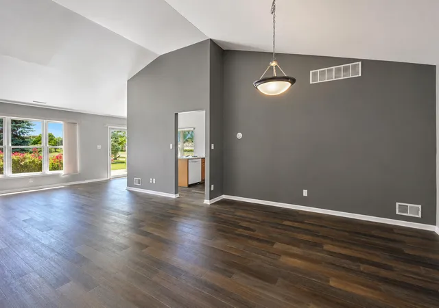 5th image of 1081 Wildwood Ln, Schererville, IN 46375 | MLS# 843786