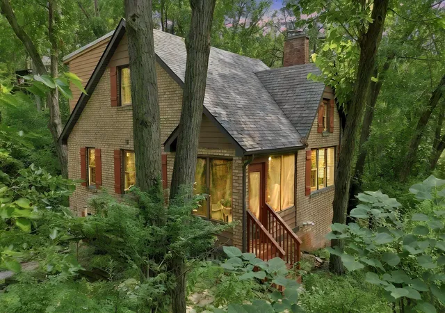 2nd image of 15 Lupine Ln, Portage, IN 46368 | MLS# 843837