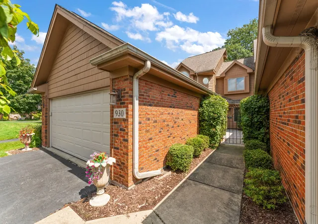 1st image of 930 Cornwallis Ln, Munster, IN 46321 | MLS# 843798