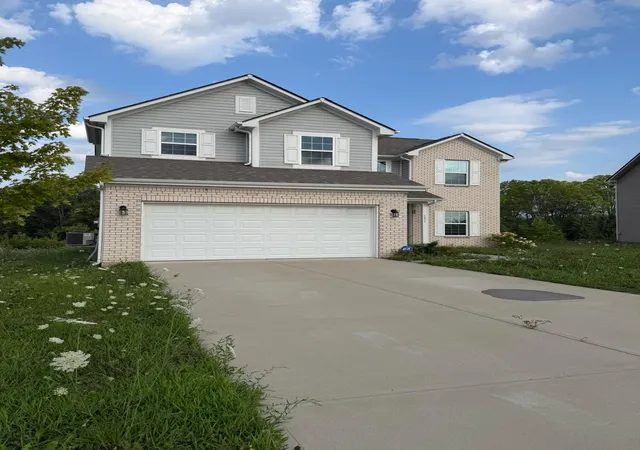 2nd image of 1571 N Creekwater Pass, Greenfield, IN 46140 | MLS# 843793