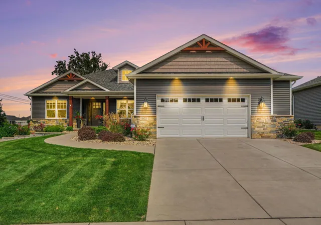 1st image of 1002 Oak Grove Ct, Crown Point, IN 46307 | MLS# 843816