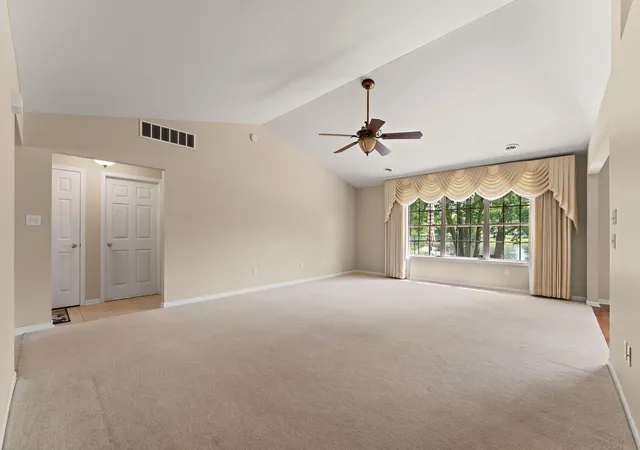 3rd image of 901 Veterans Ln, Crown Point, IN 46307 | MLS# 843836