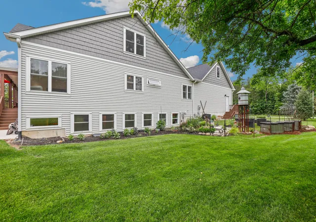 Photo 3 of Single family home for sale at 410 E 665 North, Valparaiso, IN 46383 | MLS# 843823 | Listing updated on 2026-08-24