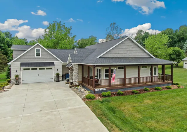 Photo 4 of Single family home for sale at 410 E 665 North, Valparaiso, IN 46383 | MLS# 843823 | Listing updated on 2026-08-24