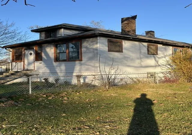 2nd image of 2037 Delaware St, Gary, IN 46407 | MLS# 843884