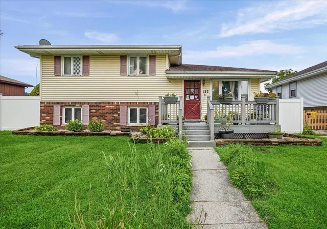 1st image of 122 N Elmer St, Griffith, IN 46319 | MLS# 843864