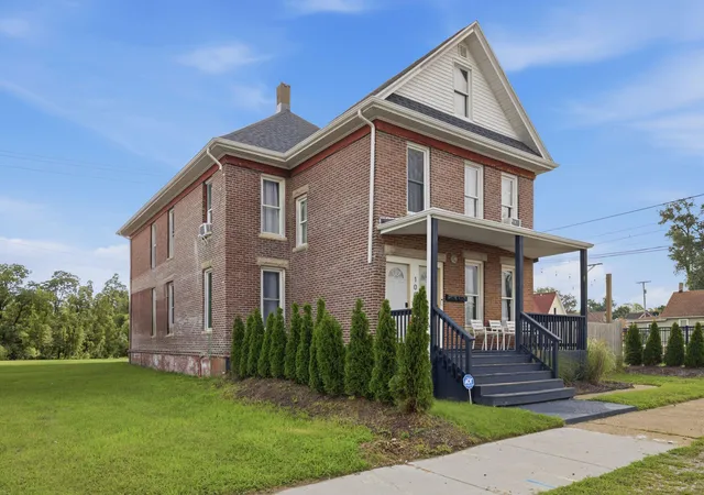 Photo 3 of House for sale at 1008 Kentucky St, Michigan City, IN 46360 | MLS# 843871 | Listing updated on 2026-08-14