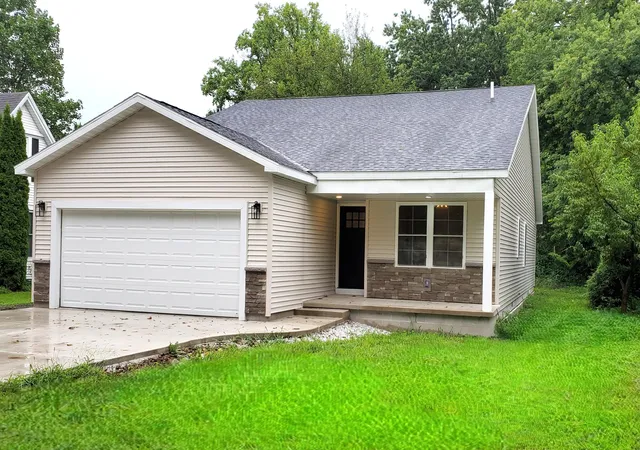 1st image of 303 E Washington St, Kentland, IN 47951 | MLS# 843874