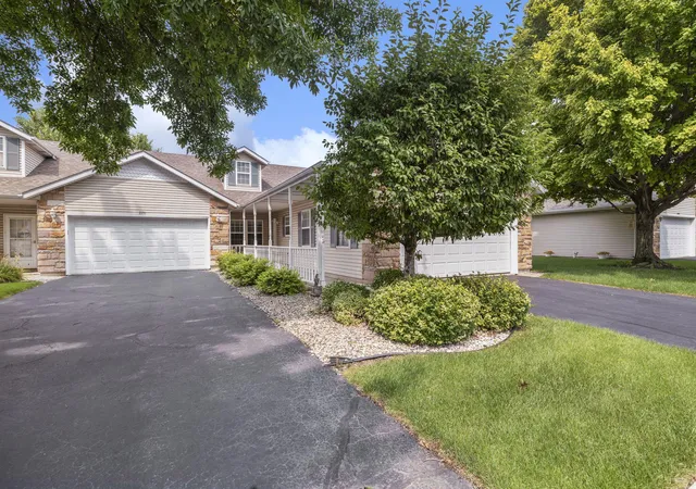 2nd image of 2175 Ramblewood Dr, Highland, IN 46322 | MLS# 843906