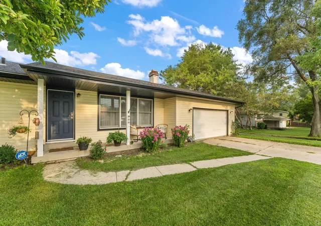 2nd image of 7901 Catalpa St, Dyer, IN 46311 | MLS# 843910