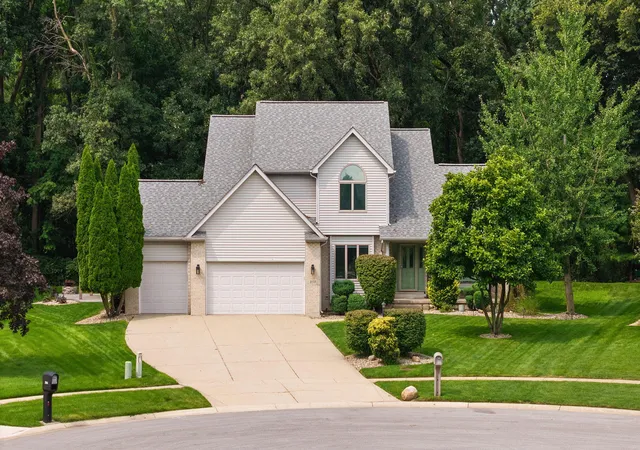 1st image of 1658 Blue Heron Dr, Valparaiso, IN 46385 | MLS# 844149