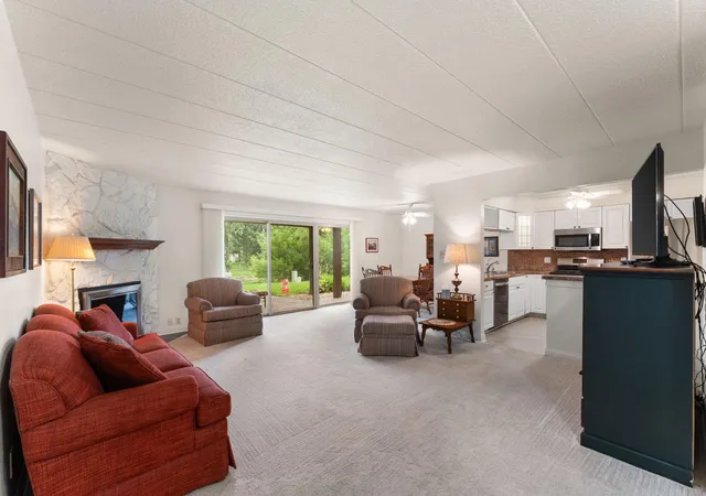 3rd image of 2511 E Lakeshore Dr #A2, Crown Point, IN 46307 | MLS# 843923