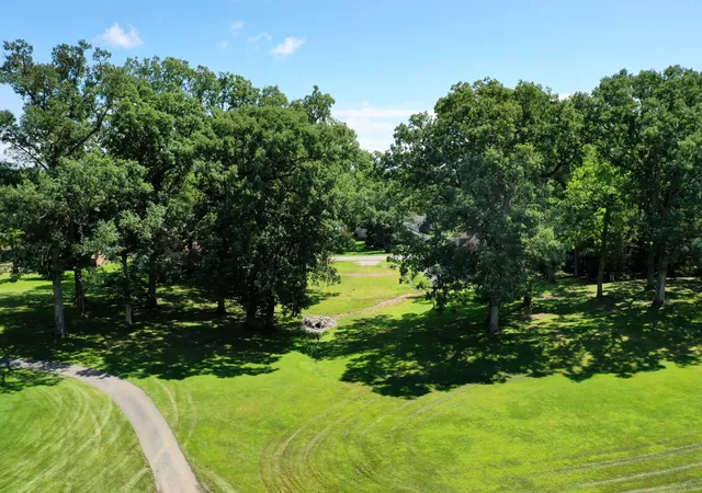 3rd image of 1135 Sunnyslope Dr, Crown Point, IN 46307 | MLS# 843979