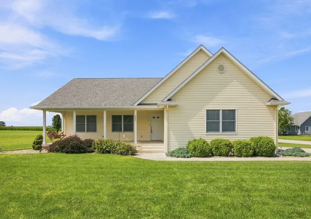 1st image of 642 Park St, Remington, IN 47977 | MLS# 844171