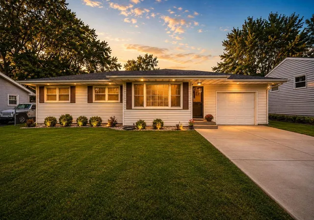1st image of 520 Park Ave, Chesterton, IN 46304 | MLS# 844041