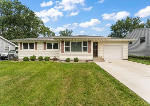 2nd image of 520 Park Ave, Chesterton, IN 46304 | MLS# 844041