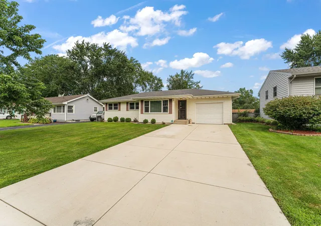 35th image of 520 Park Ave, Chesterton, IN 46304 | MLS# 844041