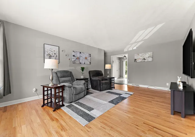 Photo 3 of Sale Pending at 520 Park Ave, Chesterton, IN 46304 | MLS# 844041 | Listing updated on 2026-08-25