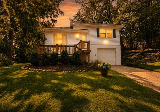 2nd image of 2007 Claremont Dr, Long Beach, IN 46360 | MLS# 844101