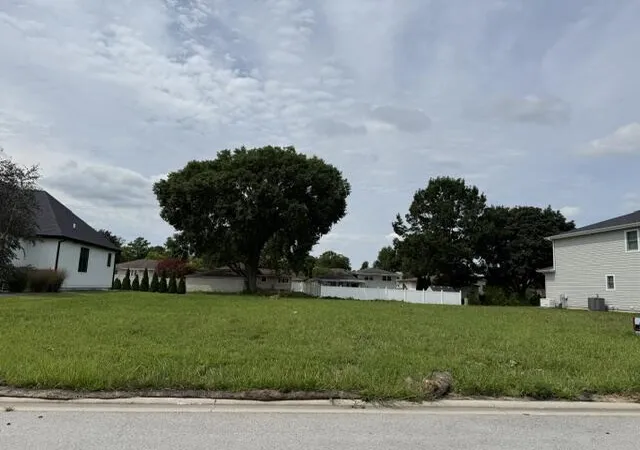 2nd image of 8232 Castle Dr, Munster, IN 46321 | MLS# 843959