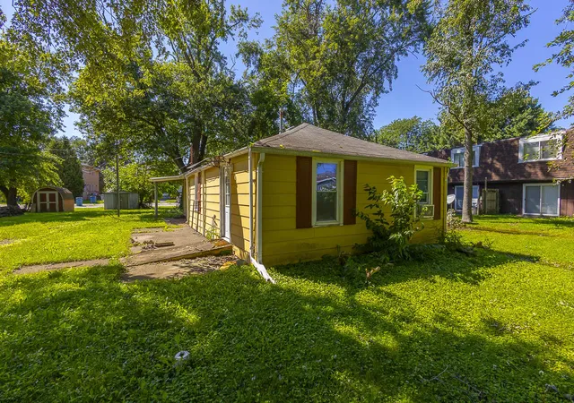 1st image of 124 S Jackson Blvd, Chesterton, IN 46304 | MLS# 843966