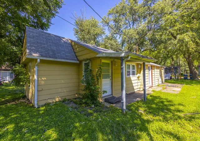 3rd image of 124 S Jackson Blvd, Chesterton, IN 46304 | MLS# 843966
