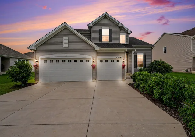 Photo 3 of Single family home for sale at 10990 Arkansas Pl, Crown Point, IN 46307 | MLS# 844058 | Listing updated on 2026-08-31