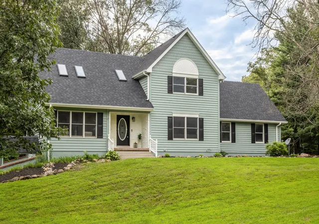 1st image of 9710 W Rustic Dr, De Motte, IN 46310 | MLS# 844105