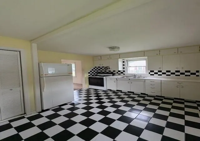Photo 3 of Single family home for sale at 3600 Saint Joseph Pl, Hobart, IN 46342 | MLS# 843989 | Listing updated on 2026-08-19