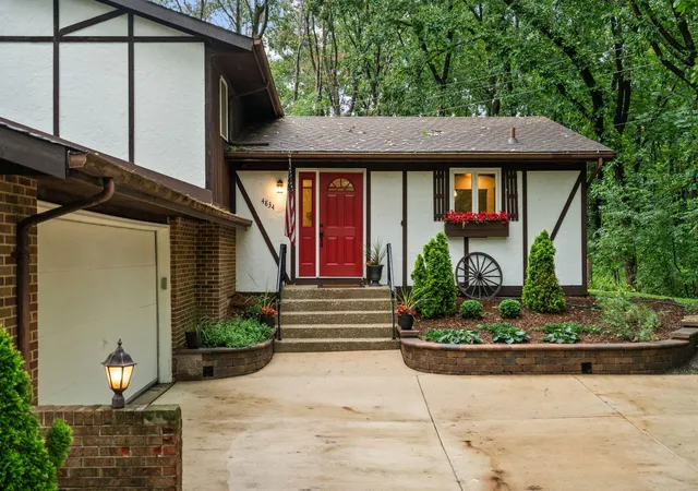 3rd image of 4868 W 84Th Ct, Crown Point, IN 46307 | MLS# 844013