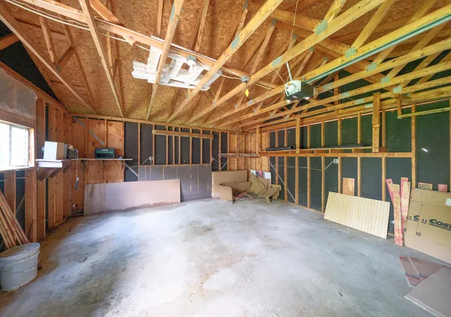 33rd image of 703 Dearborn Rd, Valparaiso, IN 46385 | MLS# 843994
