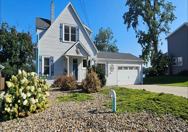 1st image of 227 Lakeview Dr, Walkerton, IN 46574 | MLS# 844221