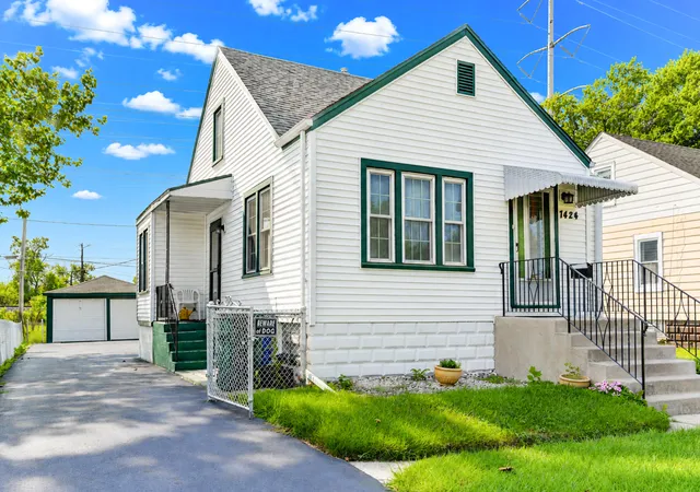 2nd image of 7424 S Mccook Ave, Hammond, IN 46323 | MLS# 844027