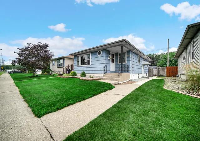 3rd image of 1325 Lake Ave, Whiting, IN 46394 | MLS# 844195