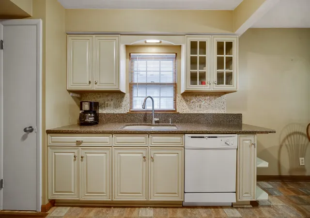 4th image of 1325 Lake Ave, Whiting, IN 46394 | MLS# 844195