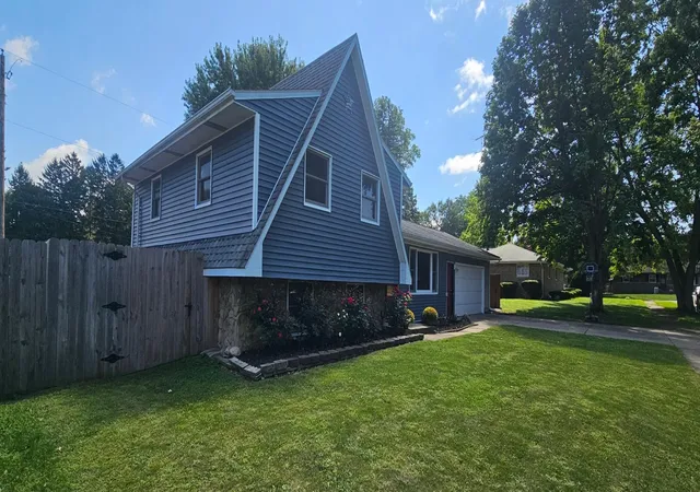 3rd image of 1529 Eisenhower Dr, La Porte, IN 46350 | MLS# 844220