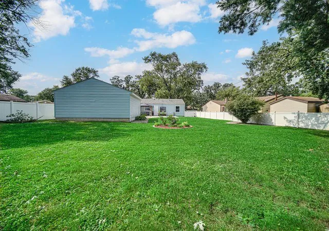 15th image of 2919 Drexel Dr, Hobart, IN 46342 | MLS# 844035