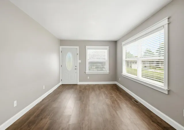 4th image of 122 N Connecticut St, Hobart, IN 46342 | MLS# 844153