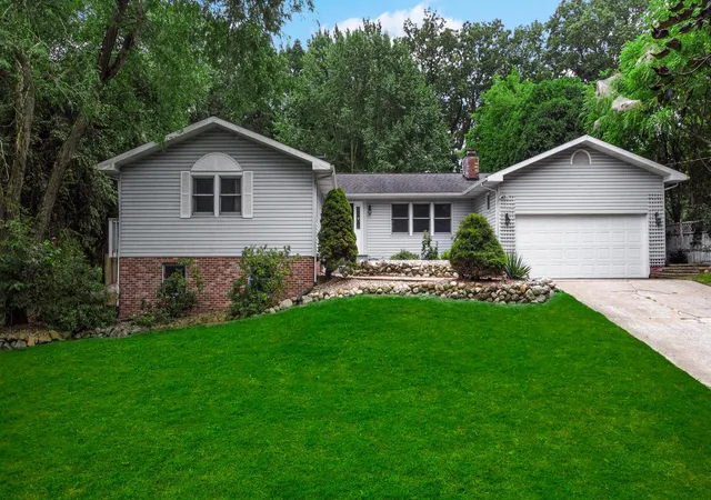 2nd image of 5588 W 300 N, La Porte, IN 46350 | MLS# 844186