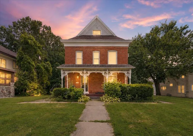 1st image of 306 Jefferson St, Valparaiso, IN 46383 | MLS# 844115
