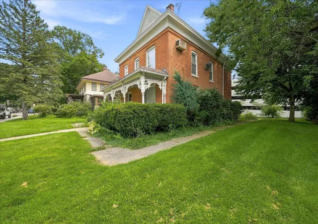 2nd image of 306 Jefferson St, Valparaiso, IN 46383 | MLS# 844115