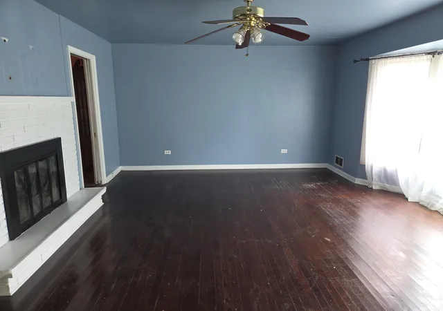 Photo 3 of Single family home for sale at 2541 Lincoln St, Highland, IN 46322 | MLS# 844127 | Listing updated on 2026-09-01