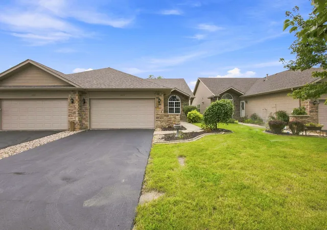 3rd image of 1425 Mybeck Pl, Crown Point, IN 46307 | MLS# 844178
