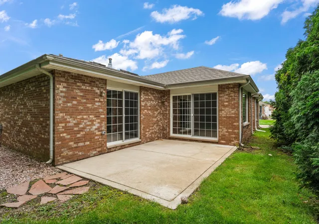 4th image of 1077 Freedom Cir S, Crown Point, IN 46307 | MLS# 844213